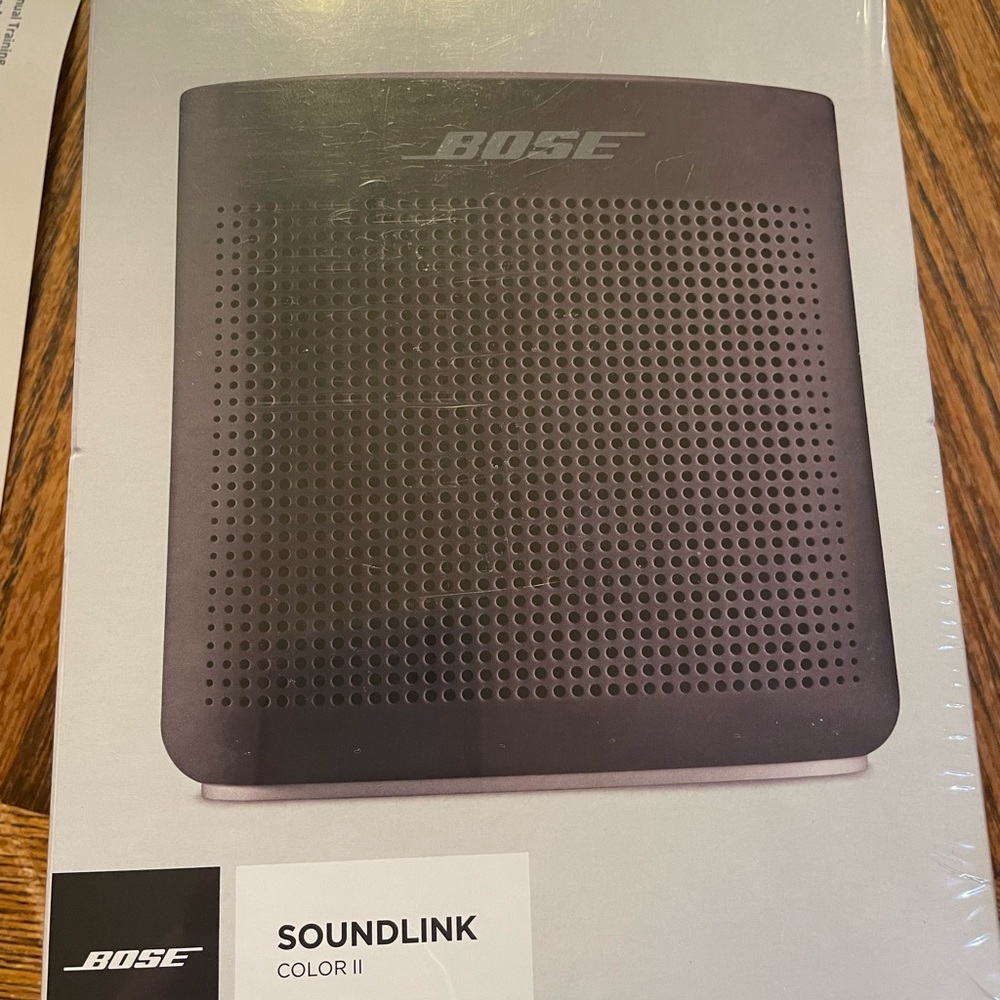 NEW!!! Bose Soundlink Color II. Soft Black color.